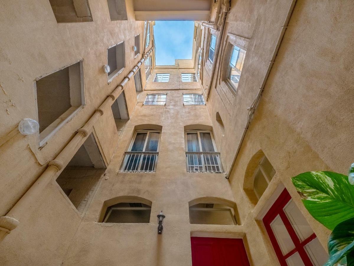 Valletta Main Street Apartment Экстерьер фото